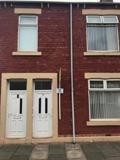2 Bedroom Flat To Rent In Howe Street, Hebburn, NE31