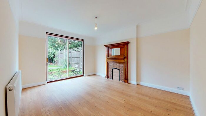4 Bedroom Semi-Detached House To Rent In Conifer Gardens, London, SW16