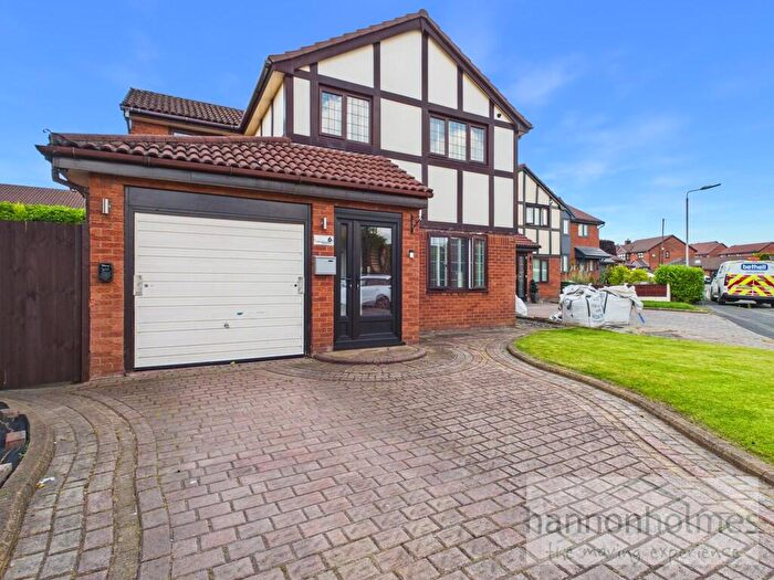 4 Bedroom Detached House For Sale In Chiswick Drive, Radcliffe, Manchester, M26
