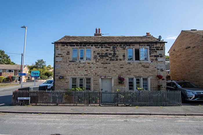 2 Bedroom Detached House For Sale In Listing Drive, Liversedge, WF15