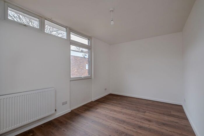 1 Bedroom Bungalow For Sale In Delawyk Crescent, London, SE24