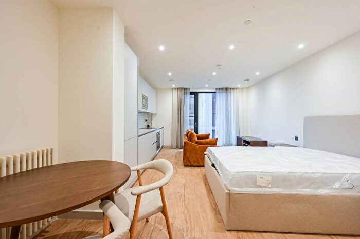 Studio To Rent In The Eades, Selborne Road, Walthamstow, E17