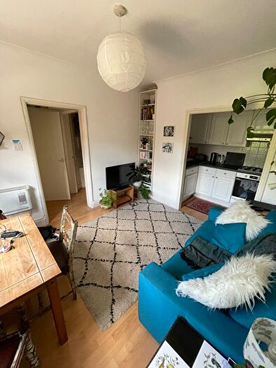 1 Bedroom Flat To Rent In Bedroom Flat – Gibson Gardens, Stoke Newington, N16