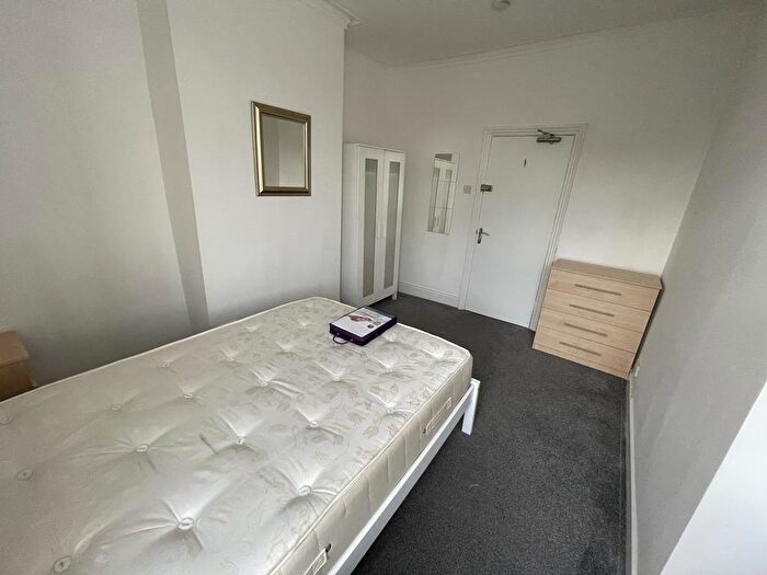 5 Bedroom End Of Terrace House To Rent In Claywood Road (), Sheffield, S2