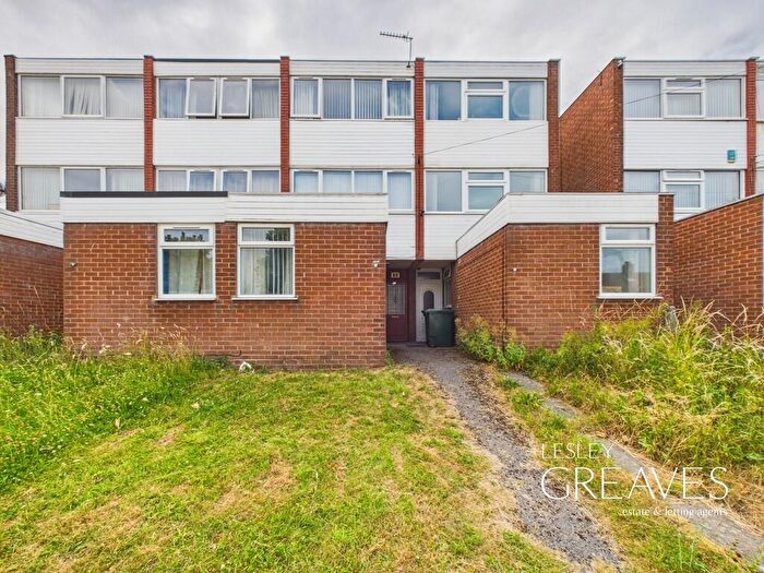 3 Bedroom Terraced House For Sale In Phoenix Avenue, Gedling, Nottingham, NG4