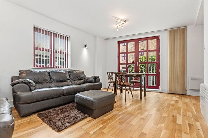 1 Bedroom Flat For Sale In Quaker Street, London, E1