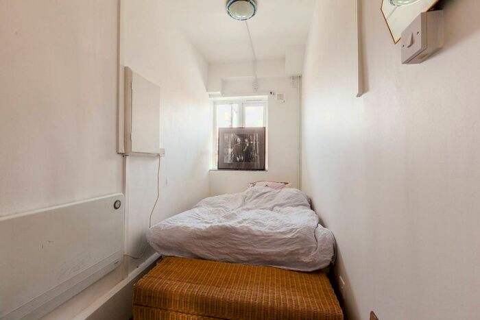 1 Bedroom Flat To Rent In Lambert Road, Brixton, London, SW2