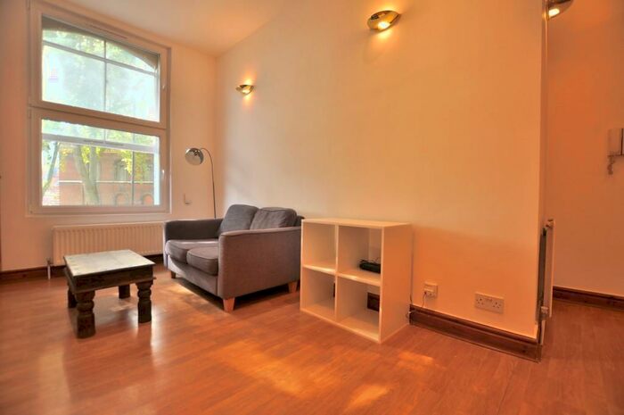 2 Bedroom Flat To Rent In Hackney Road, London, E2