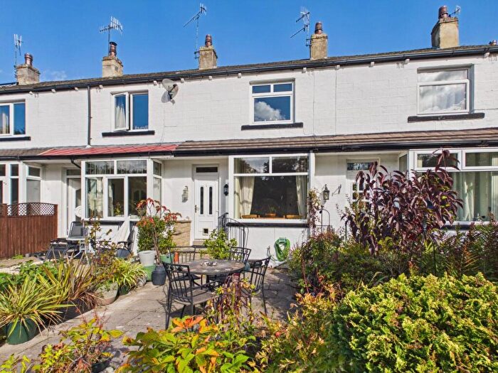 2 Bedroom House For Sale In Ash Grove, Bingley, BD16
