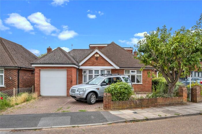 5 Bedroom Bungalow To Rent In Richmond Drive, Shepperton, Surrey, TW17