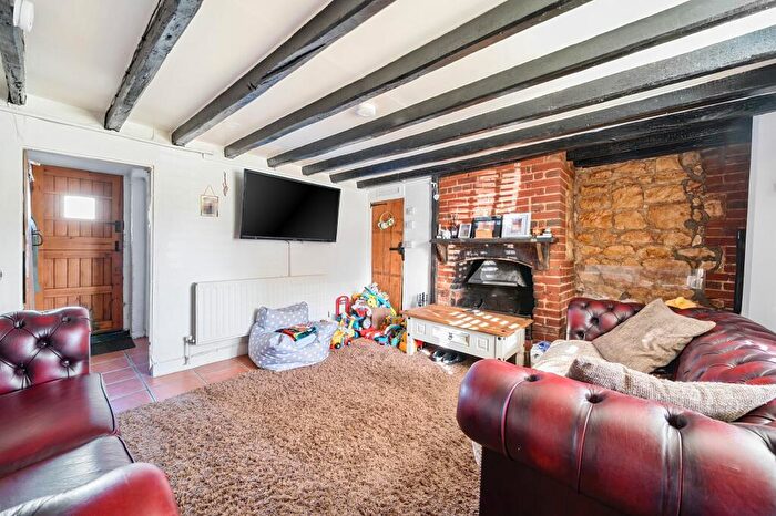 1 Bedroom Cottage For Sale In Arundel Road, Angmering, BN16
