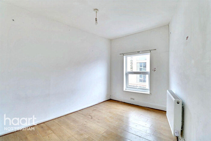 3 Bedroom Flat To Rent In Alfreton Road, Nottingham, NG7