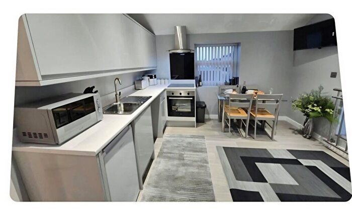 2 Bedroom Maisonette To Rent In Merthyr Road - Church View, CF14