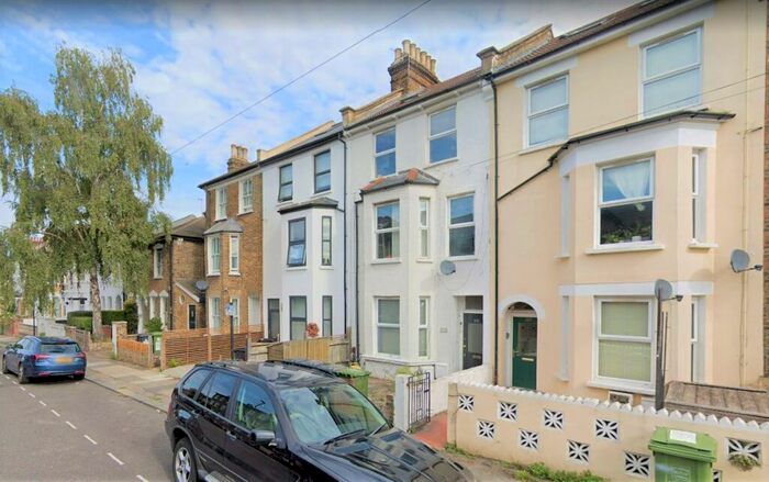 3 Bedroom Flat To Rent In Courthill Road Lewisham, SE13
