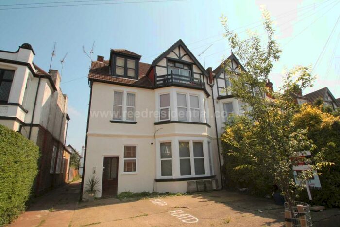 2 Bedroom Apartment To Rent In Valkyrie Road, Westcliff On Sea, SS0