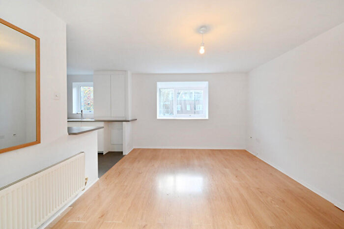 2 Bedroom Apartment To Rent In Regency Court, Park Close, E9
