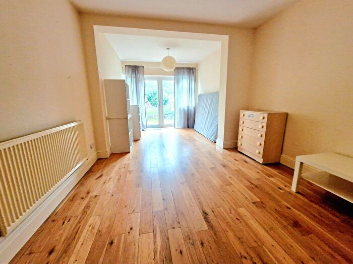 7 Bedroom Terraced House To Rent In Cavendish Avenue, Harrow, HA1