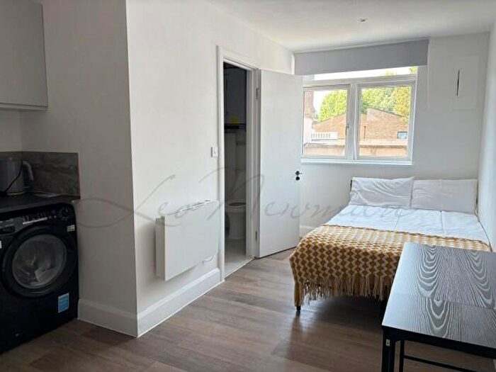 Studio To Rent In Kilburn High Road, Kilburn, NW6