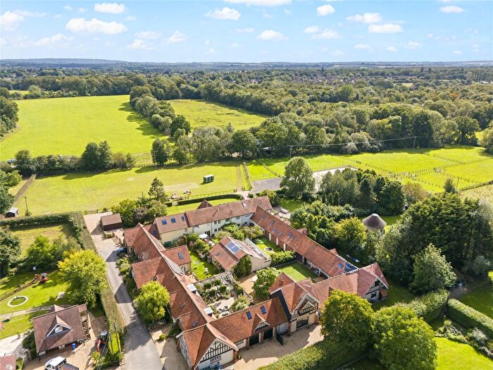 8 Bedroom Mews For Sale In Ridge Lane, Rotherwick, Hook, Hampshire, RG27