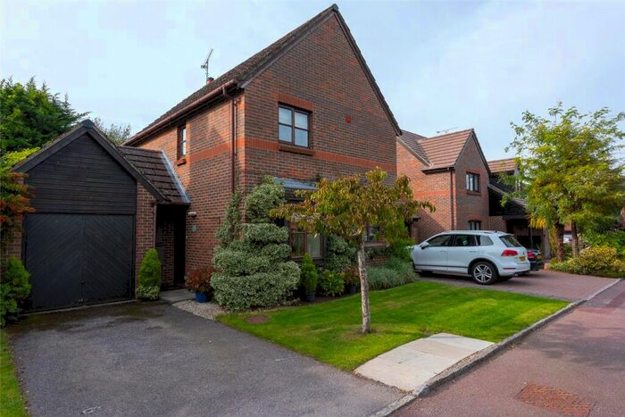 3 Bedroom Detached House To Rent In Bishops Drive, Wokingham, Berkshire, RG40