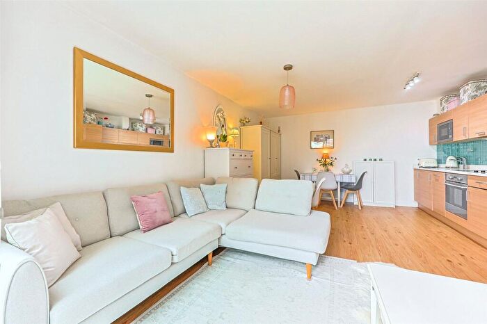1 Bedroom Apartment For Sale In Boulevard Drive, Beaufort Park, Colindale, NW9