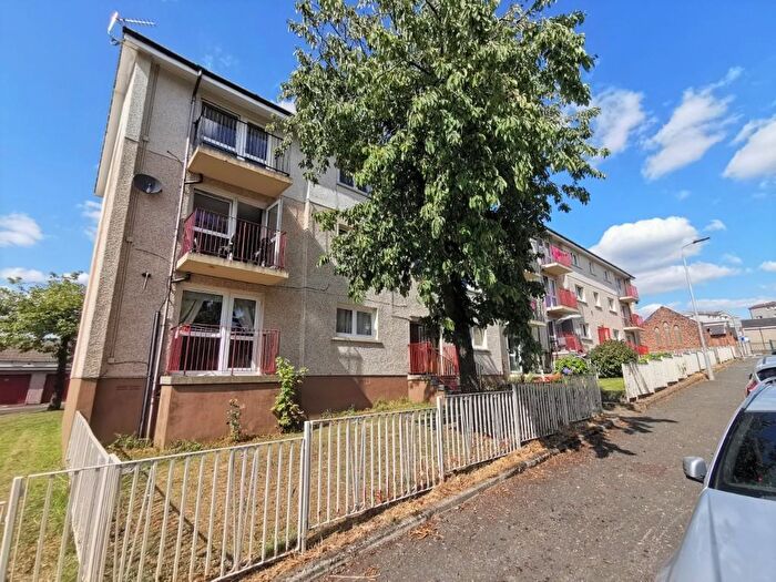 3 Bedroom Flat To Rent In Kippen Street, Airdrie, ML6