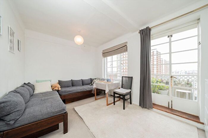 1 Bedroom Flat To Rent In Shepherds Bush Road, Shepherds Bush, W6