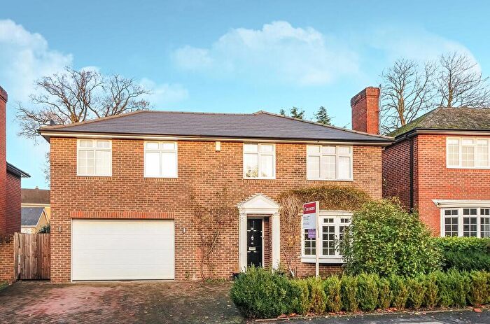 4 Bedroom Detached House To Rent In Churchill Drive, Weybridge, Surrey, KT13