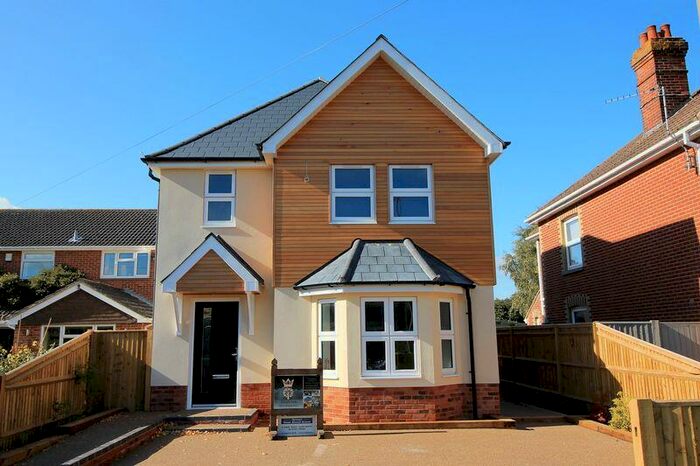 3 Bedroom Detached House To Rent In Church Road, Warsash, Hampshire, SO31