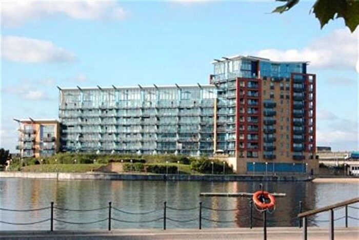 2 Bedroom Flat To Rent In Western Beach Apartments, Newham, E16