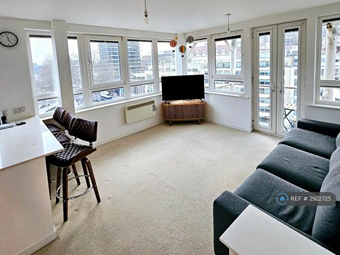 2 Bedroom Flat To Rent In St. Giles Court, Bristol, BS1
