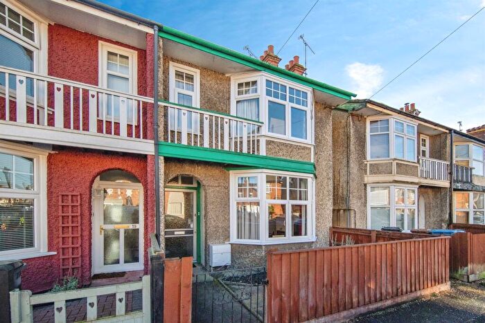 3 Bedroom Semi Detached House For Sale In Lister Road, Ipswich, IP1