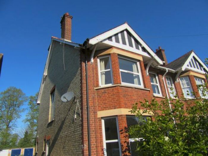 1 Bedroom Flat To Rent In Bearton Avenue, Hitchin, SG5