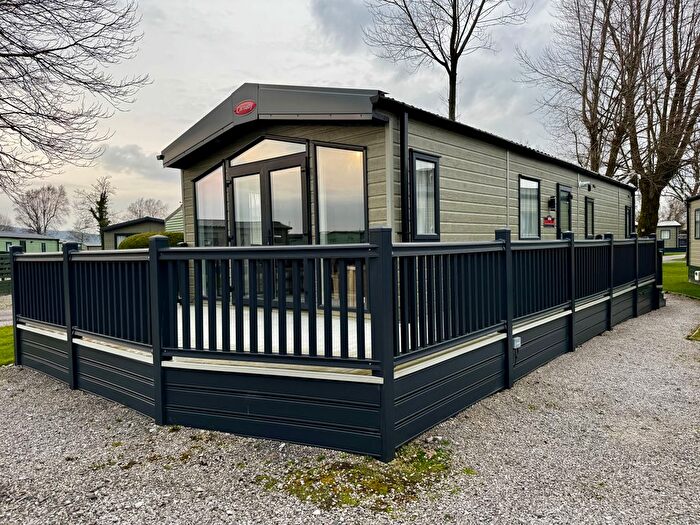2 Bedroom Lodge For Sale In Levens, Kendal, LA8