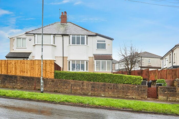 3 Bedroom Semi-Detached House For Sale In Haw Lane, Yeadon, Leeds, LS19