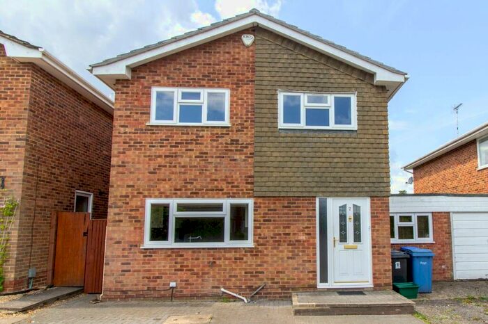 4 Bedroom Detached House To Rent In Silver Park Close, Church Crookham, Fleet, GU52