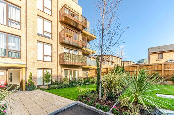 1 Bedroom Flat To Rent In Wimhurst Court, Poplar, London, E14