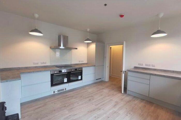 2 Bedroom Flat To Rent In High Street, Tunbridge Wells, TN1