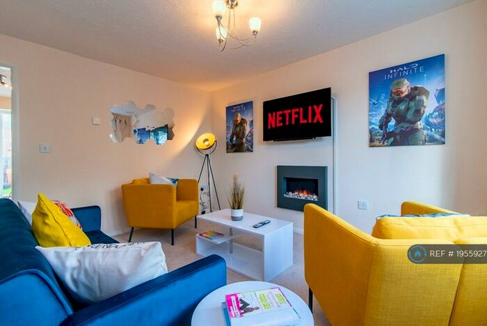 3 Bedroom Semi-Detached House To Rent In Mandarin Way, Alvaston, Derby, DE24