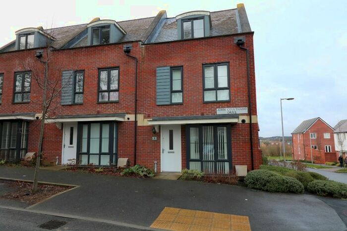 3 Bedroom Town House To Rent In John Coulthard Drive, Repton Park, Ashford, TN23