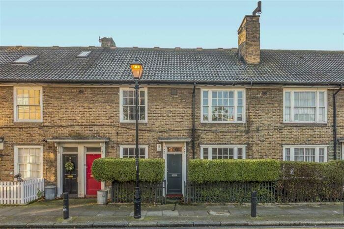 2 Bedroom Flat To Rent In Shipton Street, Bethnal Green, E2