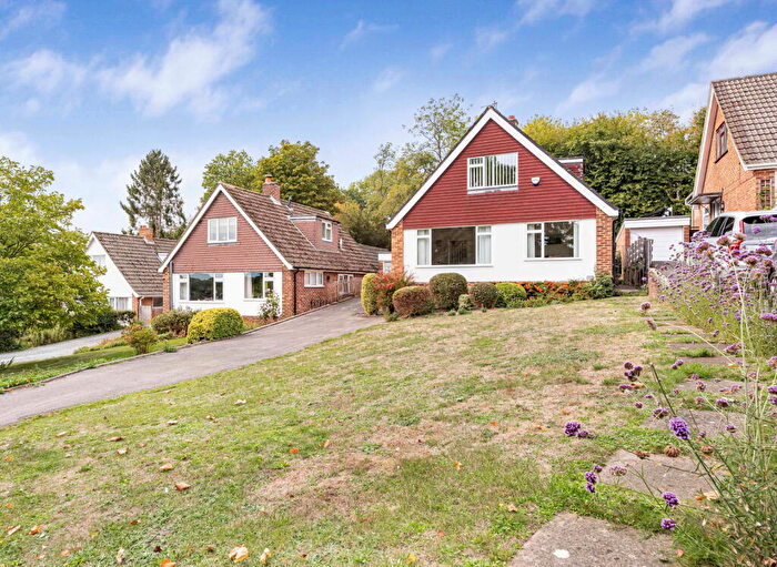 3 Bedroom Detached House For Sale In Squirrel Rise, Marlow, SL7