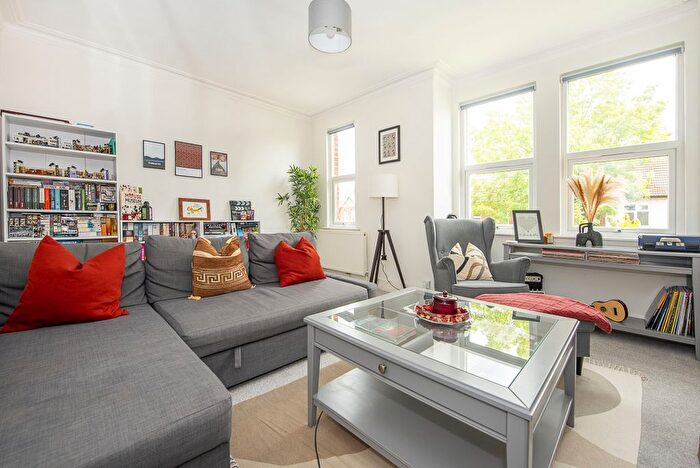1 Bedroom Maisonette To Rent In Kingston Road, London, SW20
