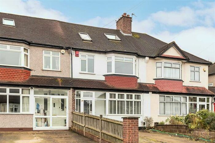 5 Bedroom Property To Rent In Horncastle Road, London, SE12