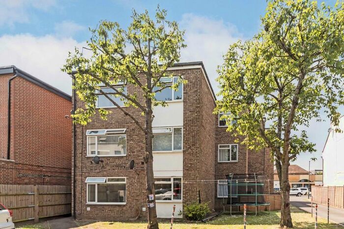 1 Bedroom Flat To Rent In Amity Grove, London, SW20