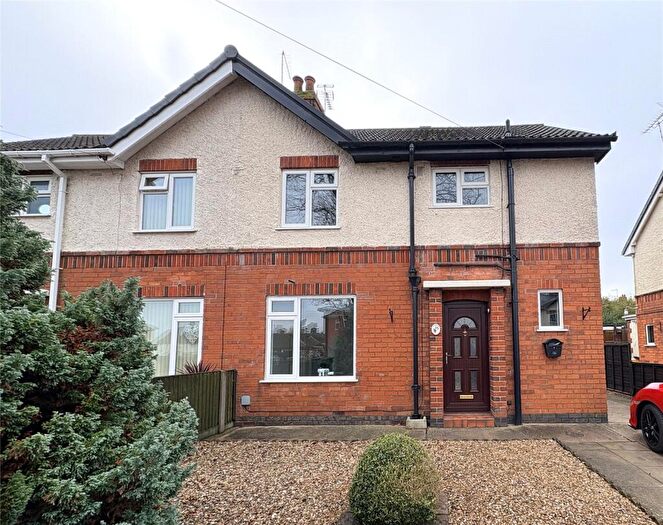 3 Bedroom Semi-Detached House To Rent In Carlton Road, Newark, Notts, NG24