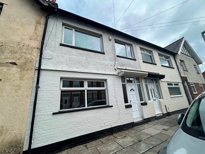 2 Bedroom House To Rent In Selkirk Road, L13