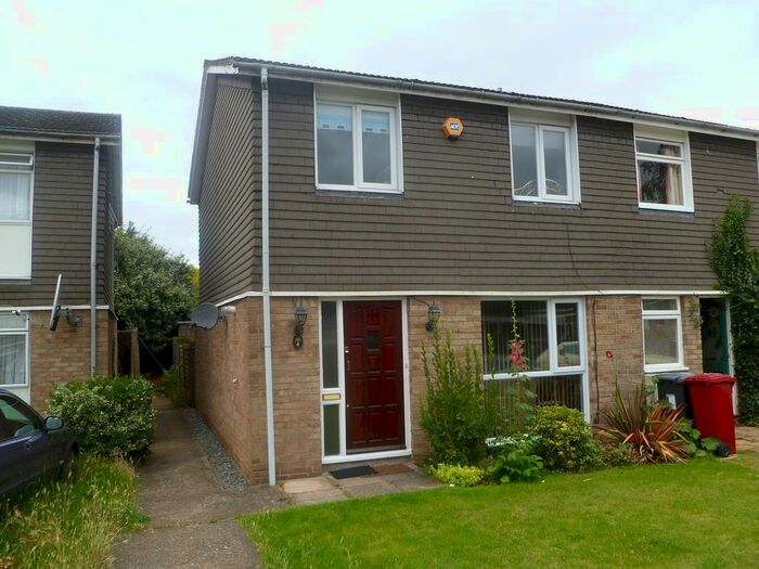 3 Bedroom End Of Terrace House To Rent In Clements Close, Slough, SL1