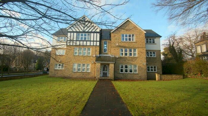 2 Bedroom Flat To Rent In Parkwood Court, Roundhay, Leeds, LS8