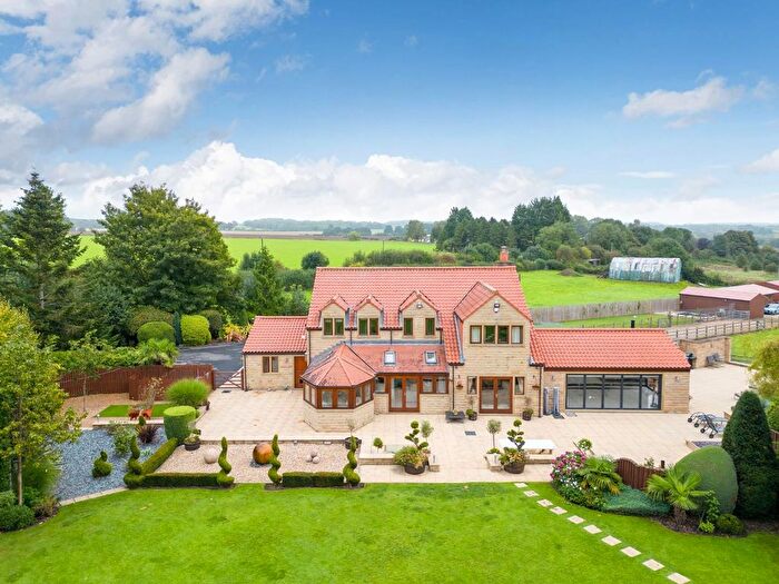 5 Bedroom Detached House For Sale In Aberford Road, Barwick In Elmet, Leeds, LS15